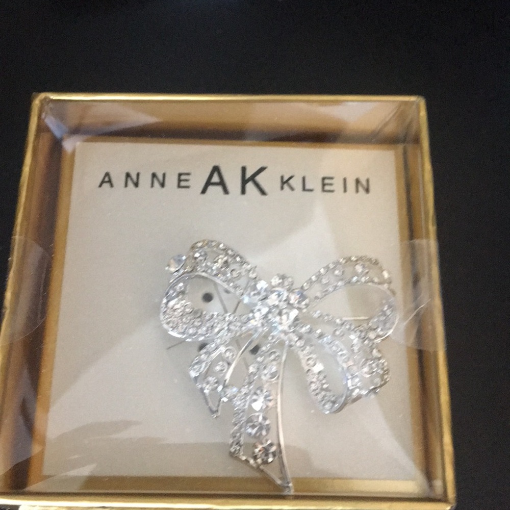 New Anne Klein Crystal Bow brooche pin Gift Boxed